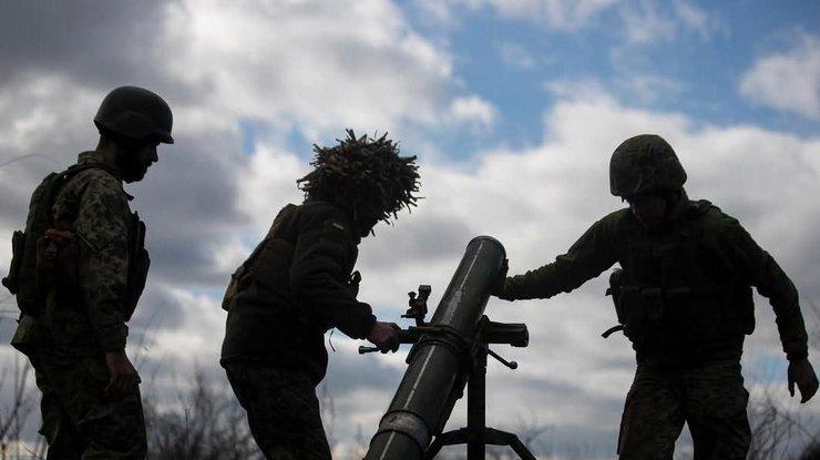 Near Kherson, Russian forces are attempting to cross the Dnipro River and take control of the islands, according to the Southern Defense Forces.