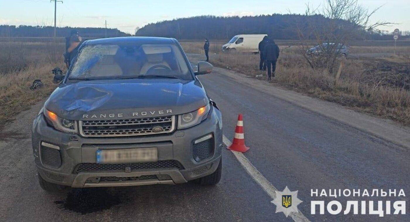 Вблизи Золочева водитель Range Rover смертельно сбил 51-летнюю велосипедистку.